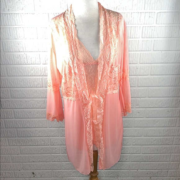 Shirley of Hollywood Other - Vintage Shirley Of Hollywood Peach Lace Nightgown and  Robe